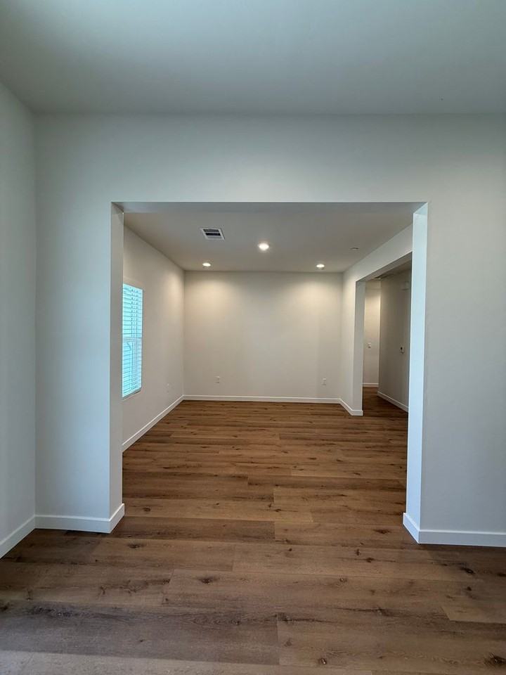 16806 Mairs Dr - Photo 5 of 39