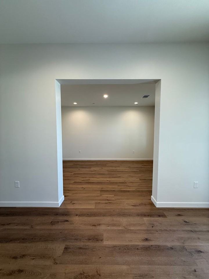 16806 Mairs Dr - Photo 7 of 39