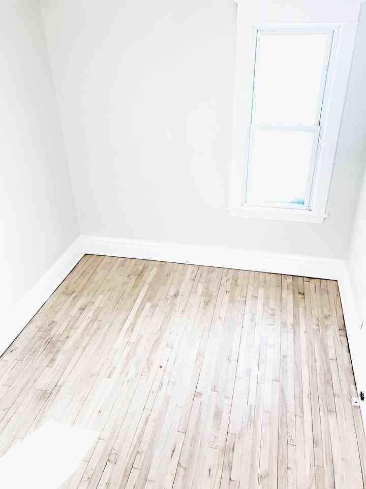 376 Fuller Ave - Photo 7 of 13