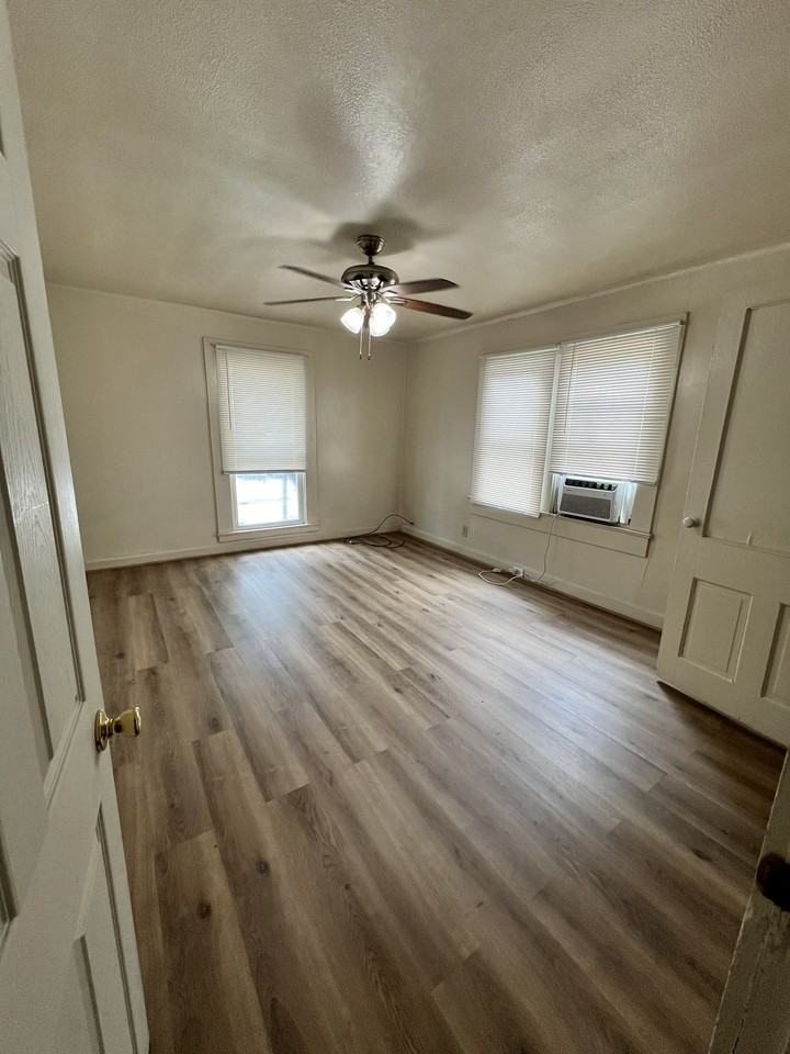 1618 Kirkman Street - Photo 5 of 9