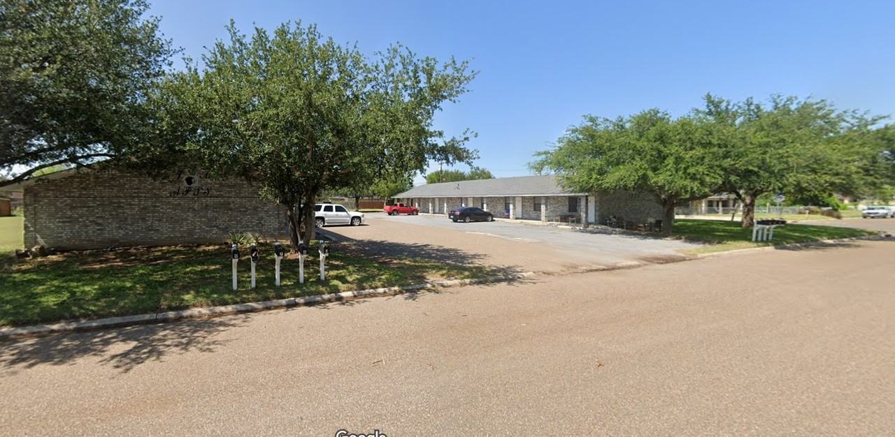 801 West Stubbs Street - Photo 2 of 8