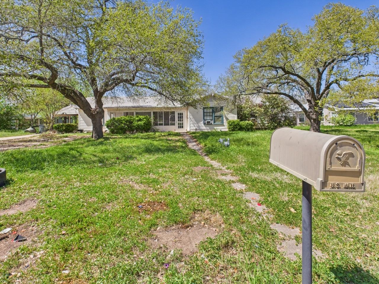 722 Garden Acres Boulevard - Photo 3 of 33