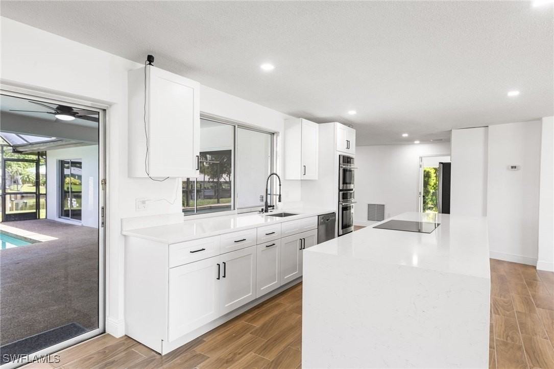 1041 N Waterway Dr - Photo 5 of 47