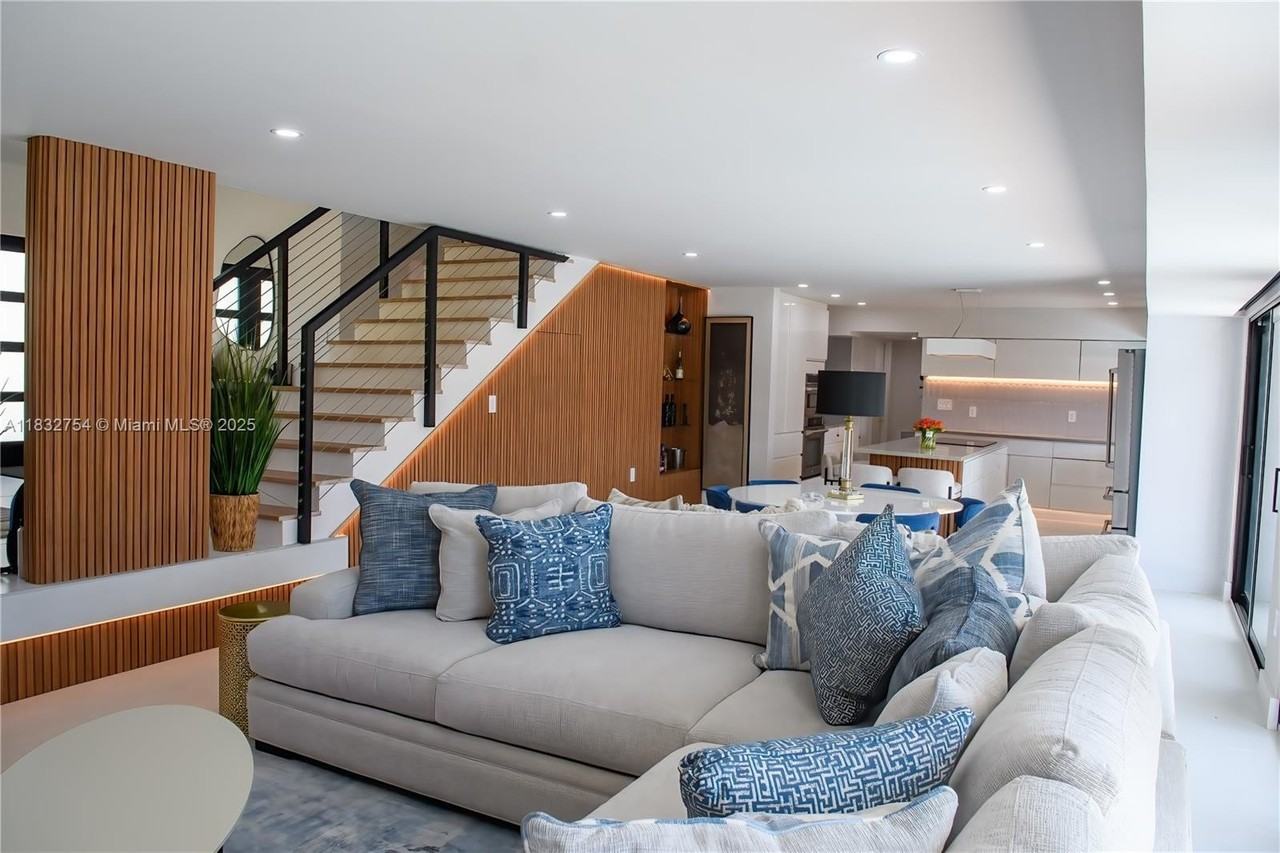 1240 Ne 27th Ter - Photo 7 of 50