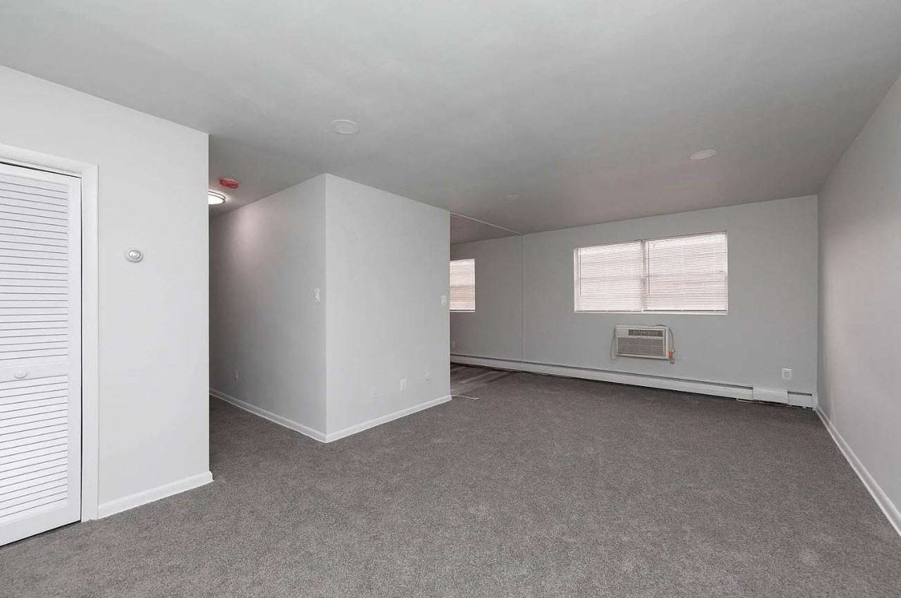 Alexander Arms Apartments - Photo 4 of 11