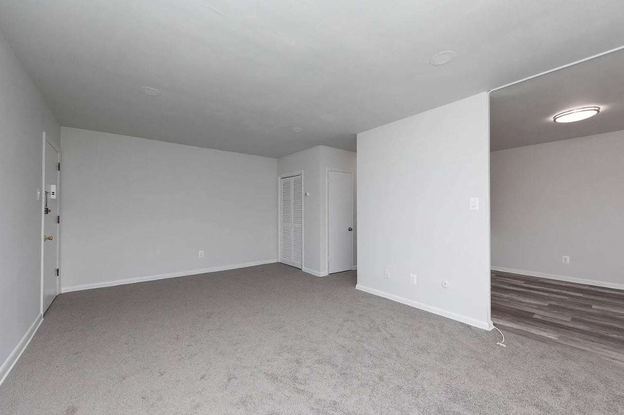 Alexander Arms Apartments - Photo 5 of 11