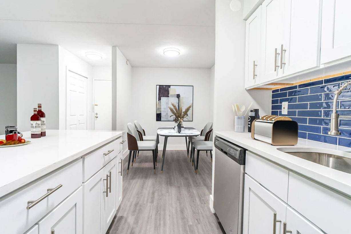 Foxwood Apartments - Photo 6 of 25