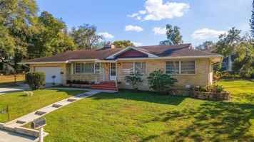 featured image of 820 W Park St