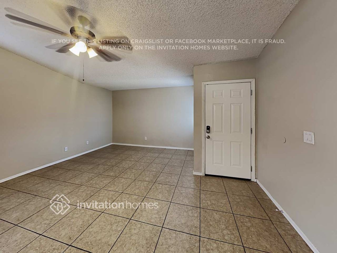 8917 W Flower St - Photo 3 of 18