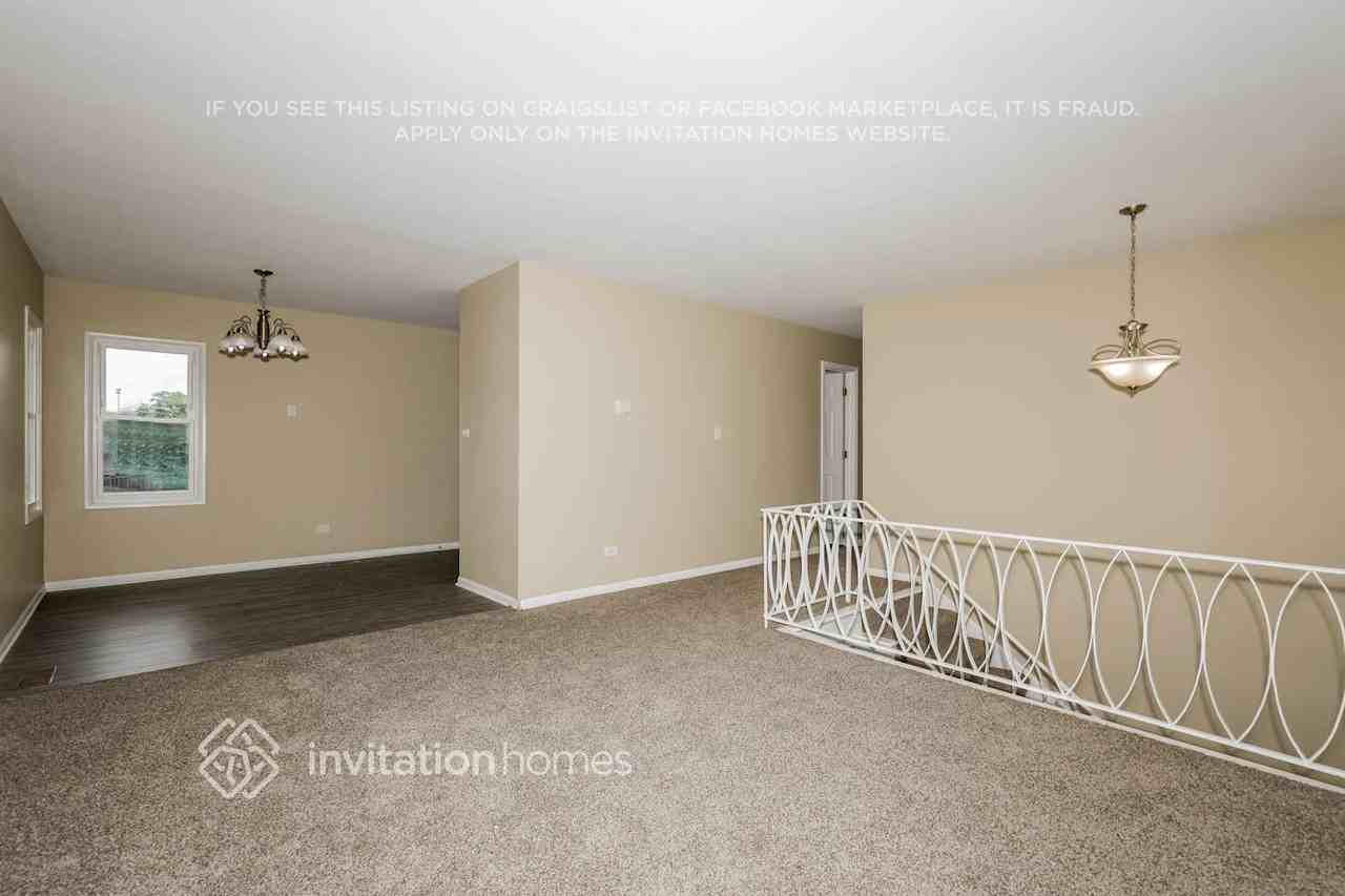 1381 Alberta Ct - Photo 4 of 18