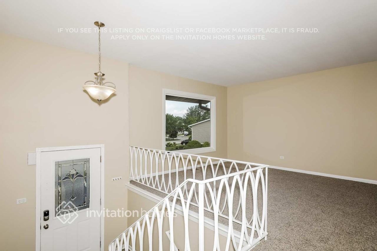 1381 Alberta Ct - Photo 5 of 18