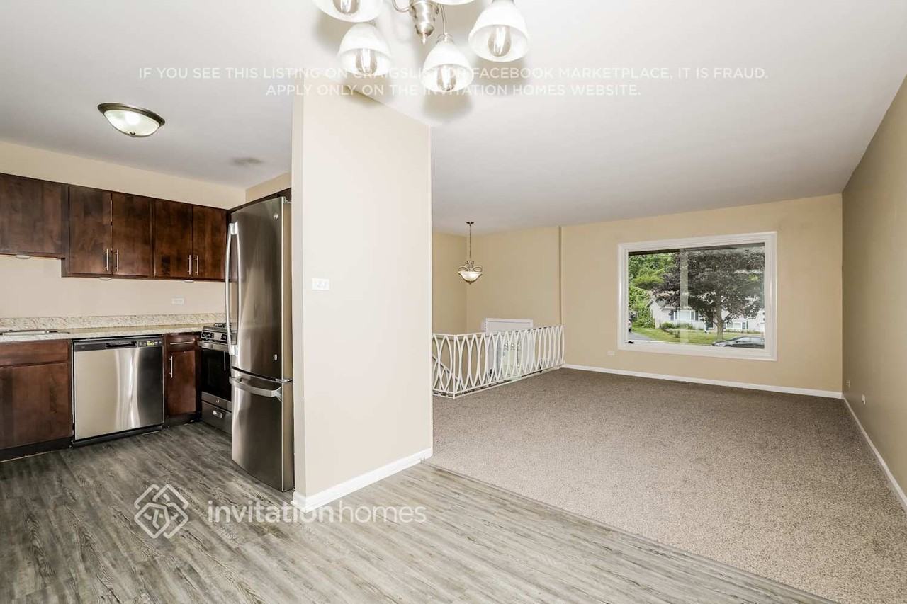1381 Alberta Ct - Photo 6 of 18