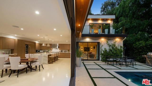 1884 Laurel Canyon Boulevard - Photo 4 of 8