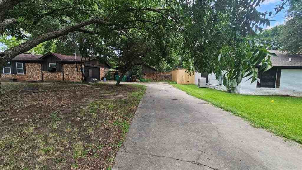 425 Mimosa Drive #100 - Photo 4 of 16