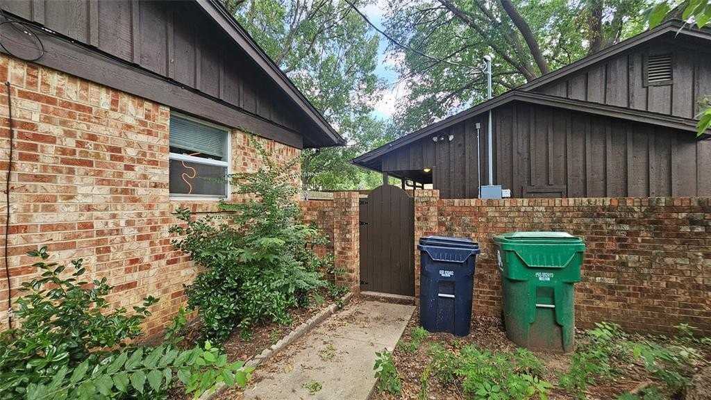 425 Mimosa Drive #100 - Photo 5 of 16