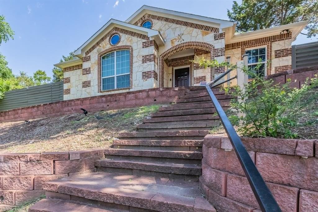 1818 Ebbtide Ln - Photo 3 of 33