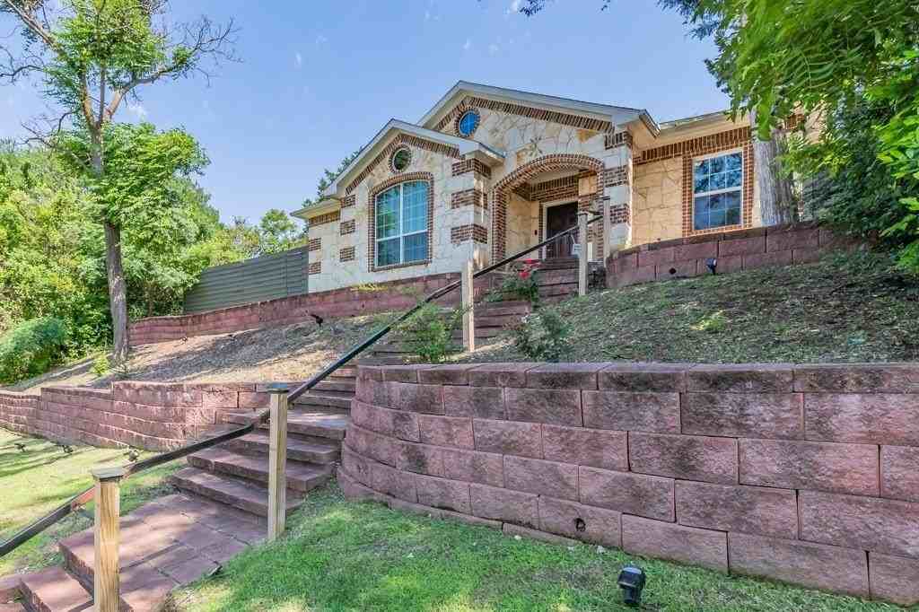 1818 Ebbtide Ln - Photo 4 of 33