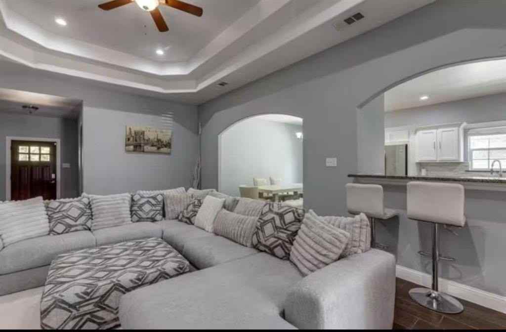 1818 Ebbtide Ln - Photo 6 of 33