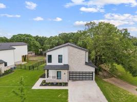 featured image of 2811 Rodeo Dr