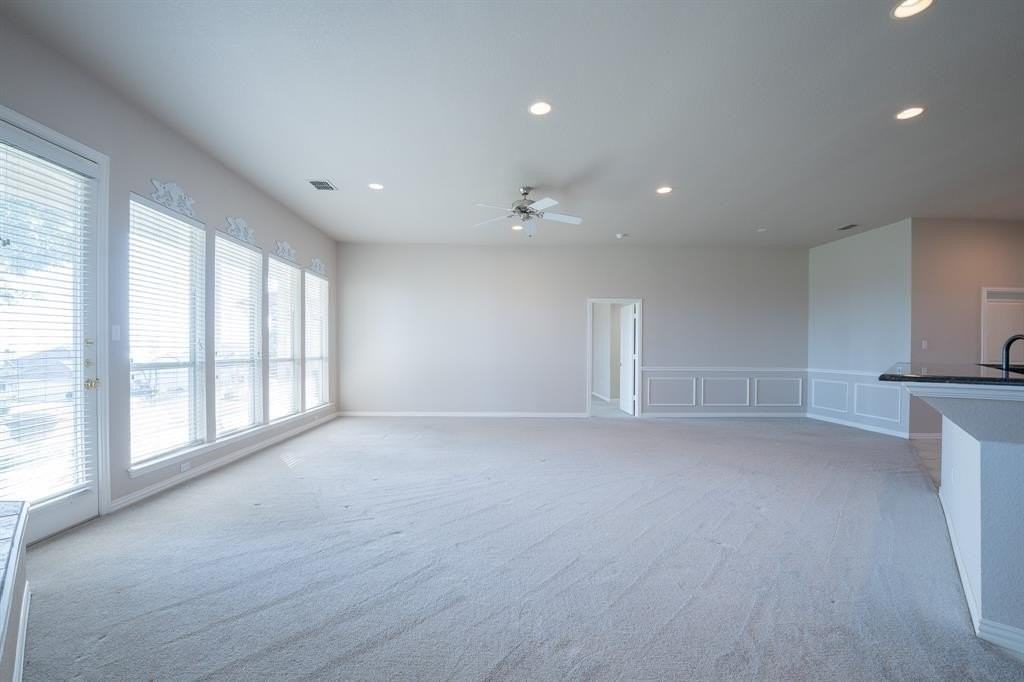 2909 Saratoga Dr - Photo 7 of 9