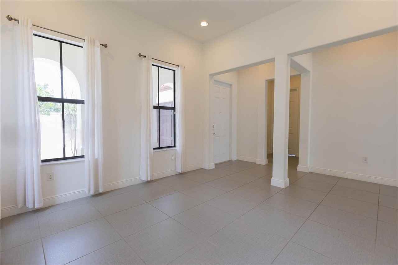 Nw 82nd Dr - Photo 3 of 8