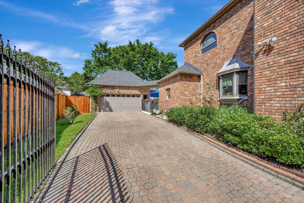 14826 Sparkling Bay Ln - Photo 3 of 50