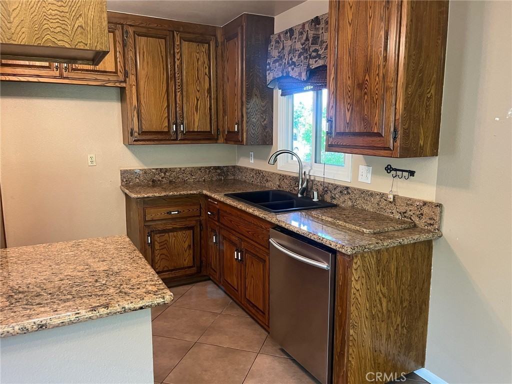 1440 Lindengrove Ave - Photo 6 of 27