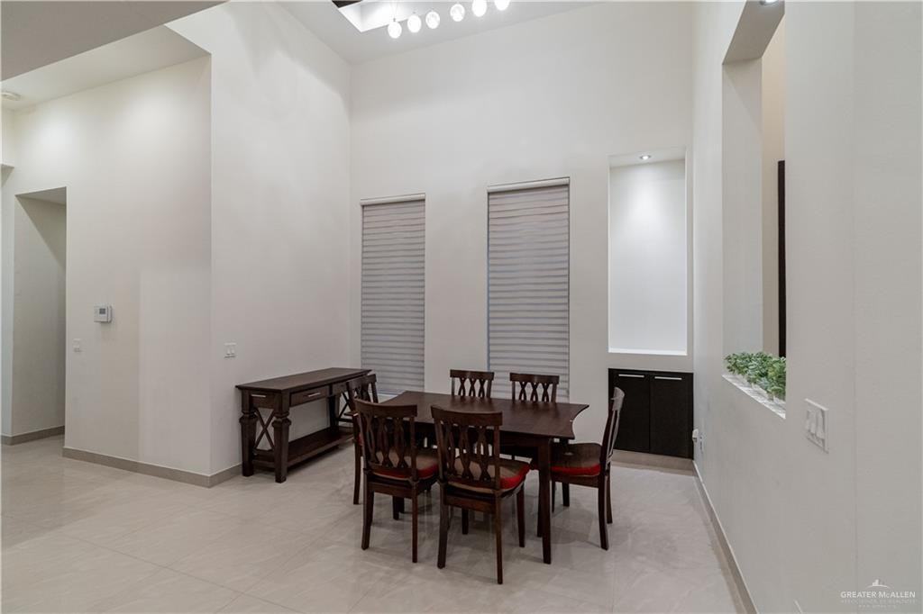 3701 Ebro Dr - Photo 5 of 18