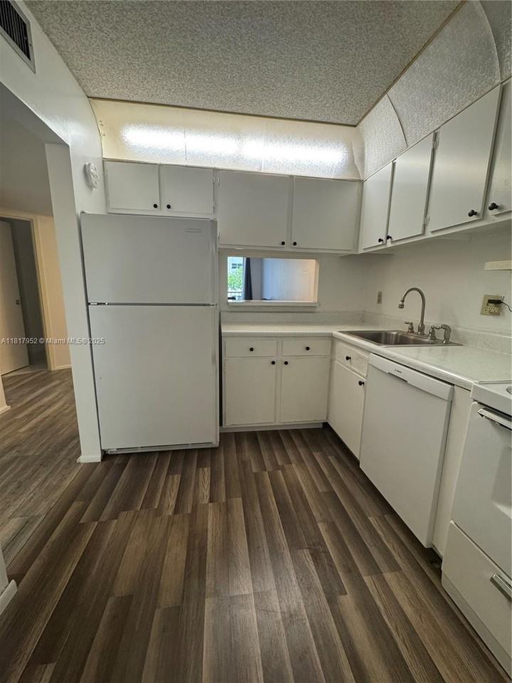 5300 Ne 24th Ter #232C - Photo 3 of 8