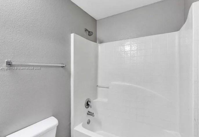 2110 Whispering Trails Boulevard - Photo 5 of 8