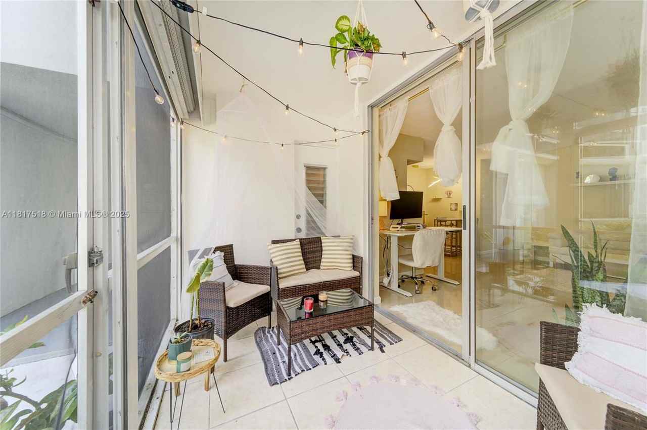 1040 Se 4th Ave #128 - Photo 7 of 8