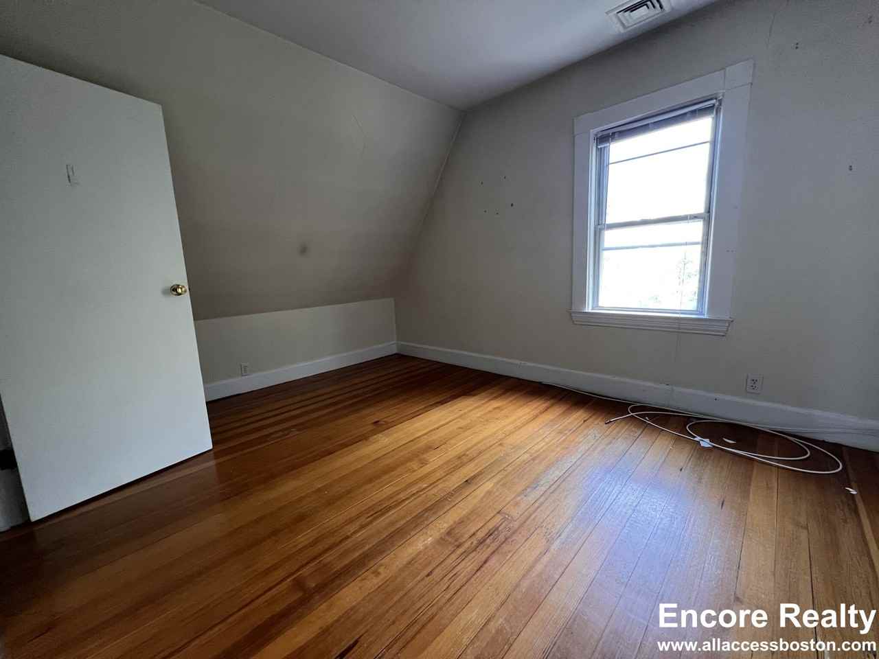 9 Kenwood St #2 - Photo 4 of 21