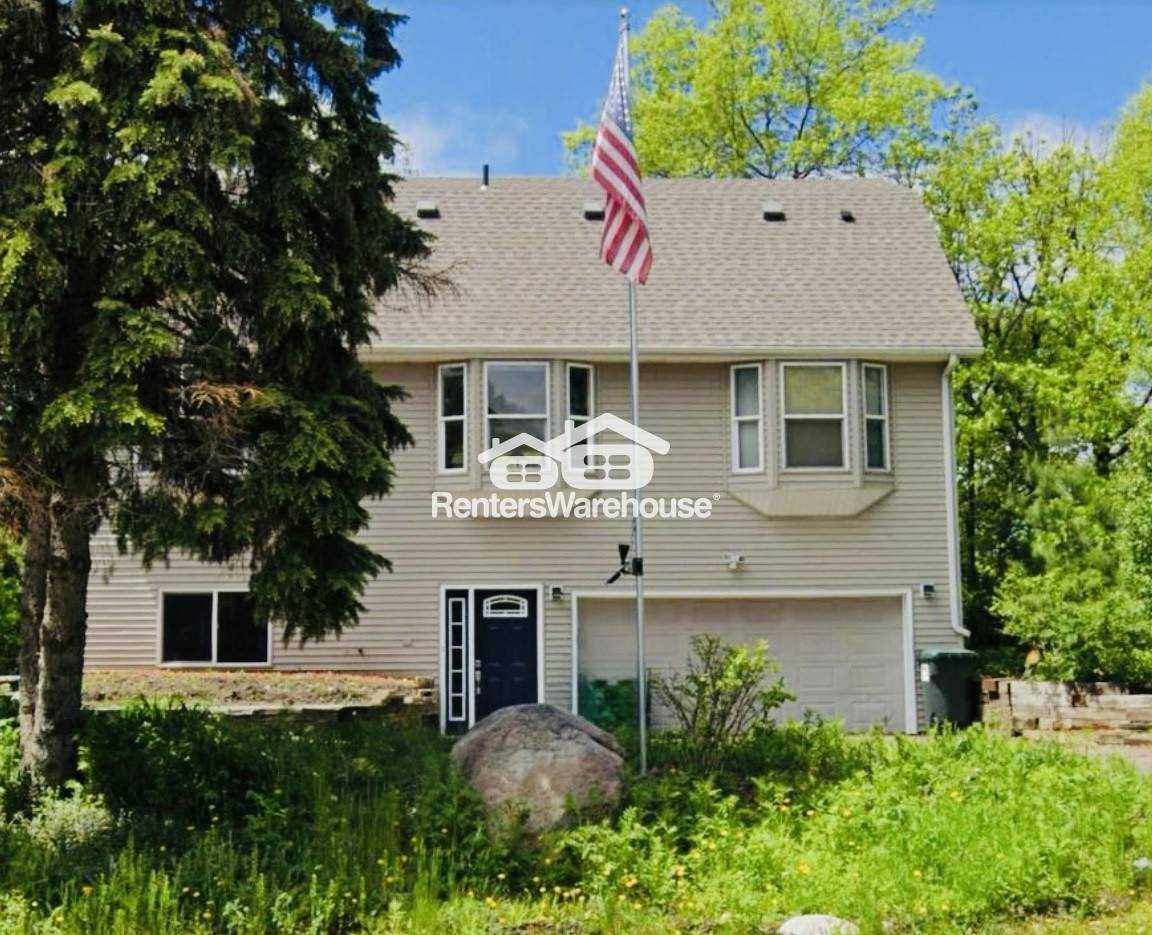 3566 Granada Ave N - Photo 3 of 36