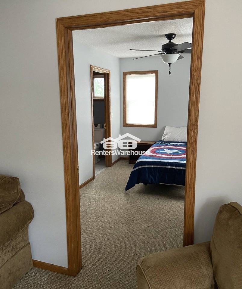 3566 Granada Ave N - Photo 7 of 36