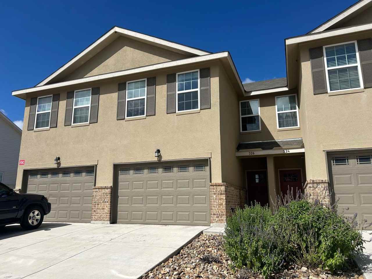 326 Untermaier St - Photo 2 of 23