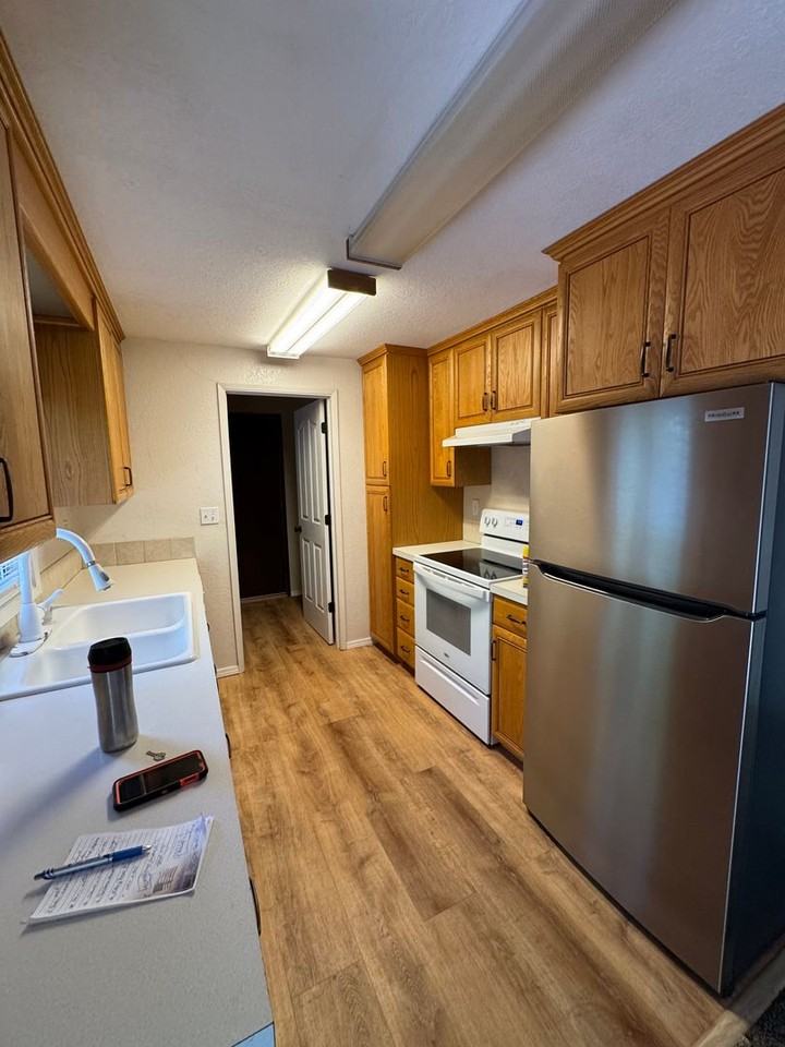 826 Se Sharon Ave - Photo 6 of 10