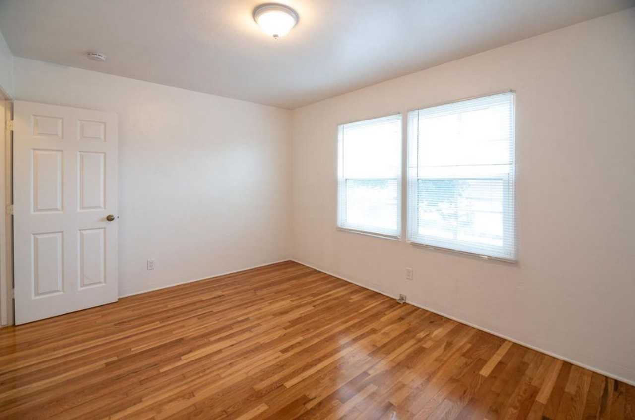 2168 Bacon St - Photo 4 of 17