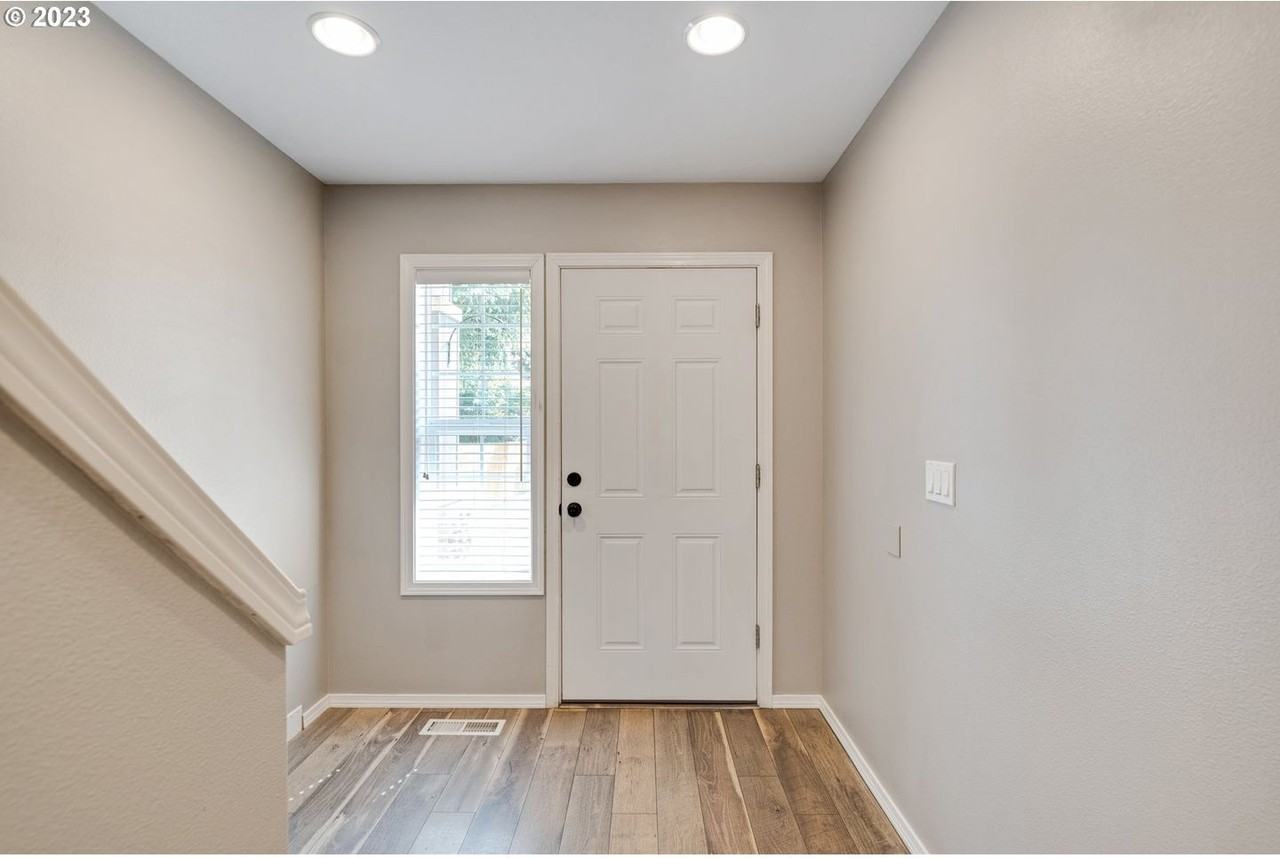 773 N Pine St - Photo 3 of 29