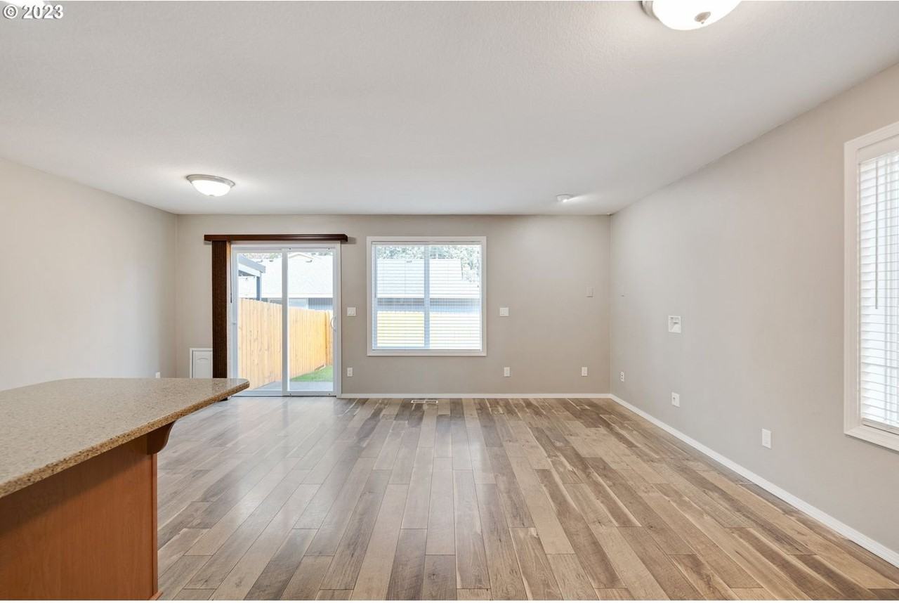 773 N Pine St - Photo 4 of 29