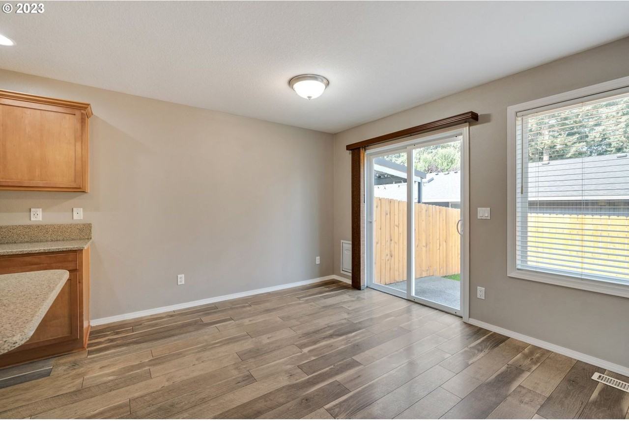 773 N Pine St - Photo 5 of 29