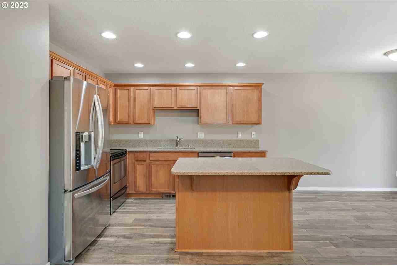 773 N Pine St - Photo 7 of 29