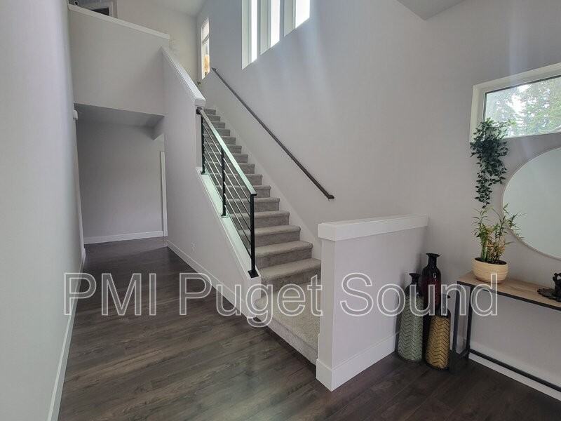 21705 Se 275th St - Photo 2 of 20