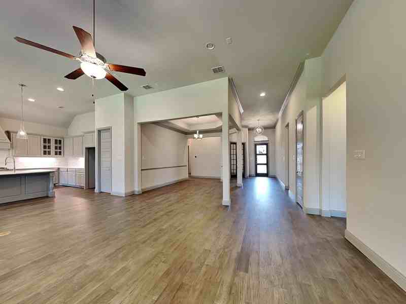 614 Summer Oaks Dr - Photo 2 of 21