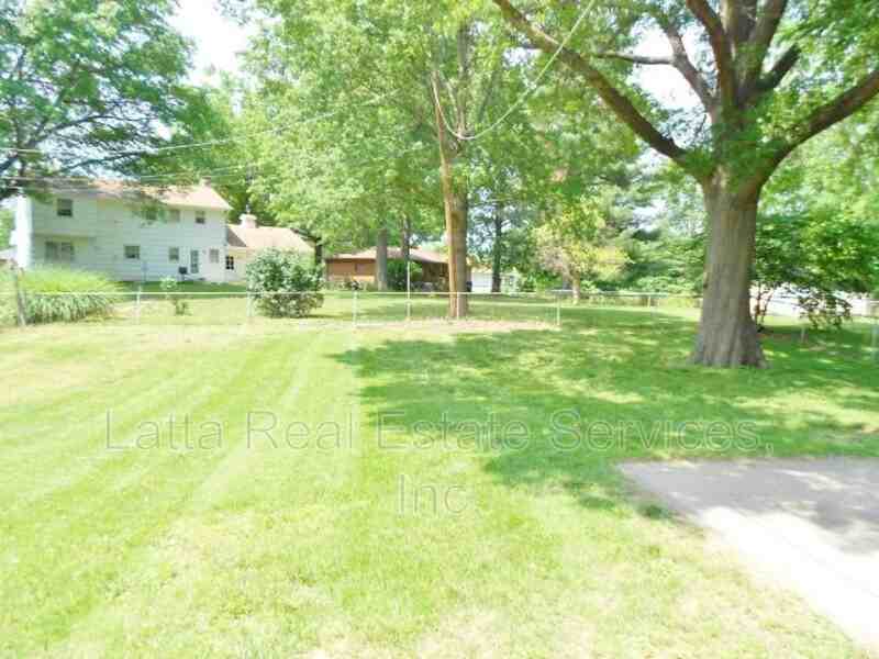 15810 E 44th Ter S - Photo 3 of 15