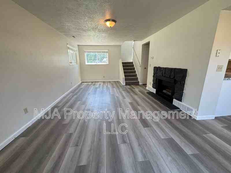 1817 E Vine St - Photo 2 of 21