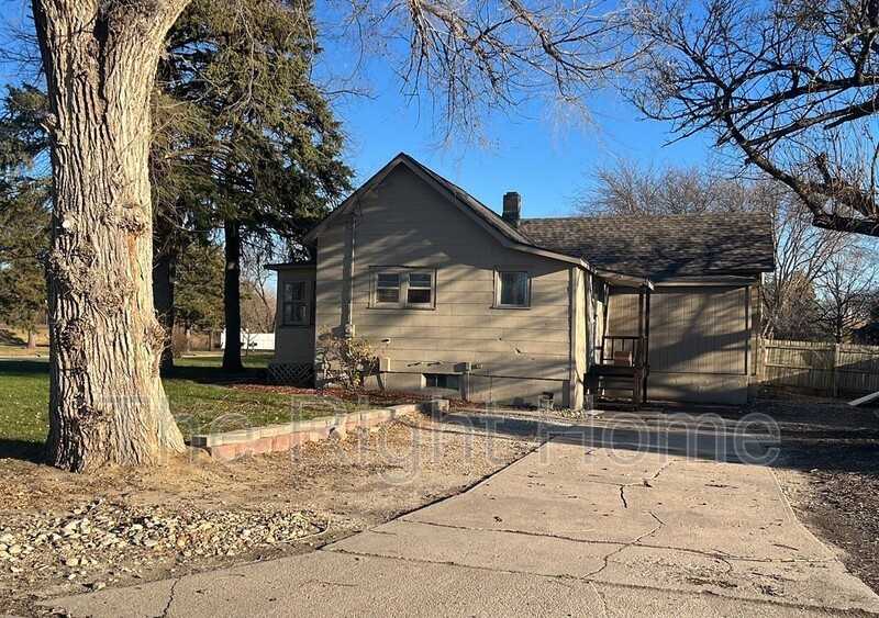 101 River Road Dr - Photo 2 of 10