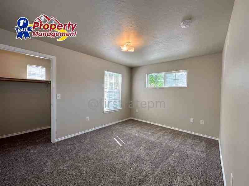 11896 W Cloverbrook Ln #101 - Photo 7 of 29