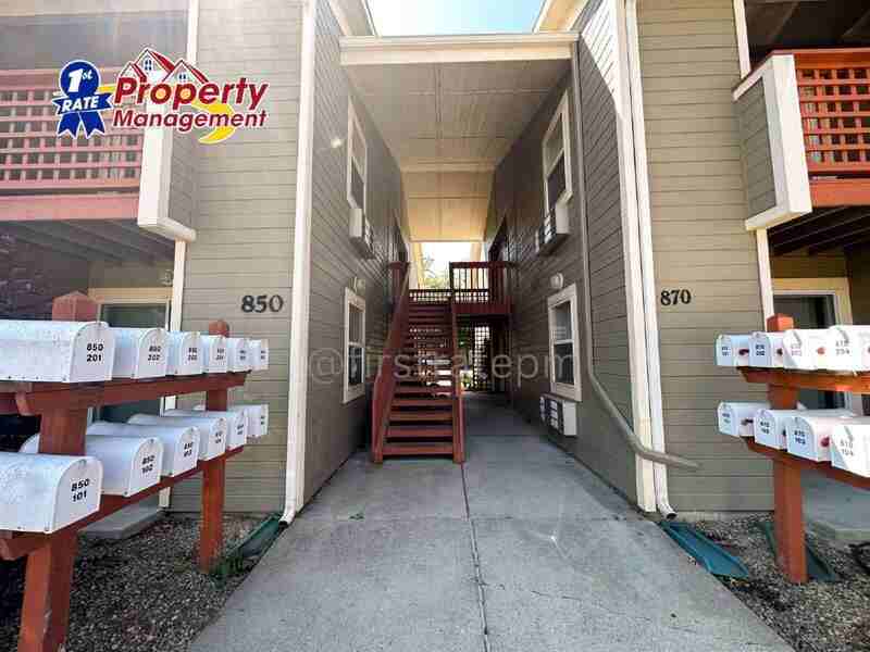870 W Belmont St #204 - Photo 4 of 25
