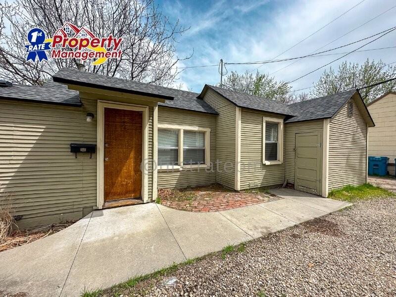917 1/2 W Pueblo St - Photo 2 of 18