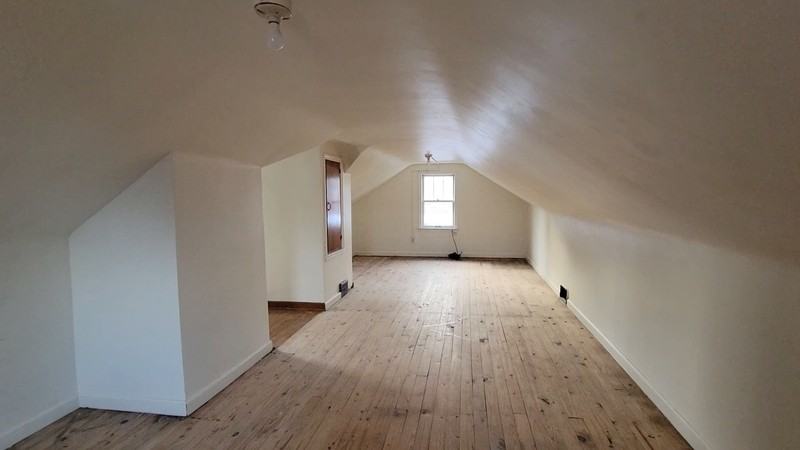 2249 Ridgelawn Ave - Photo 2 of 6